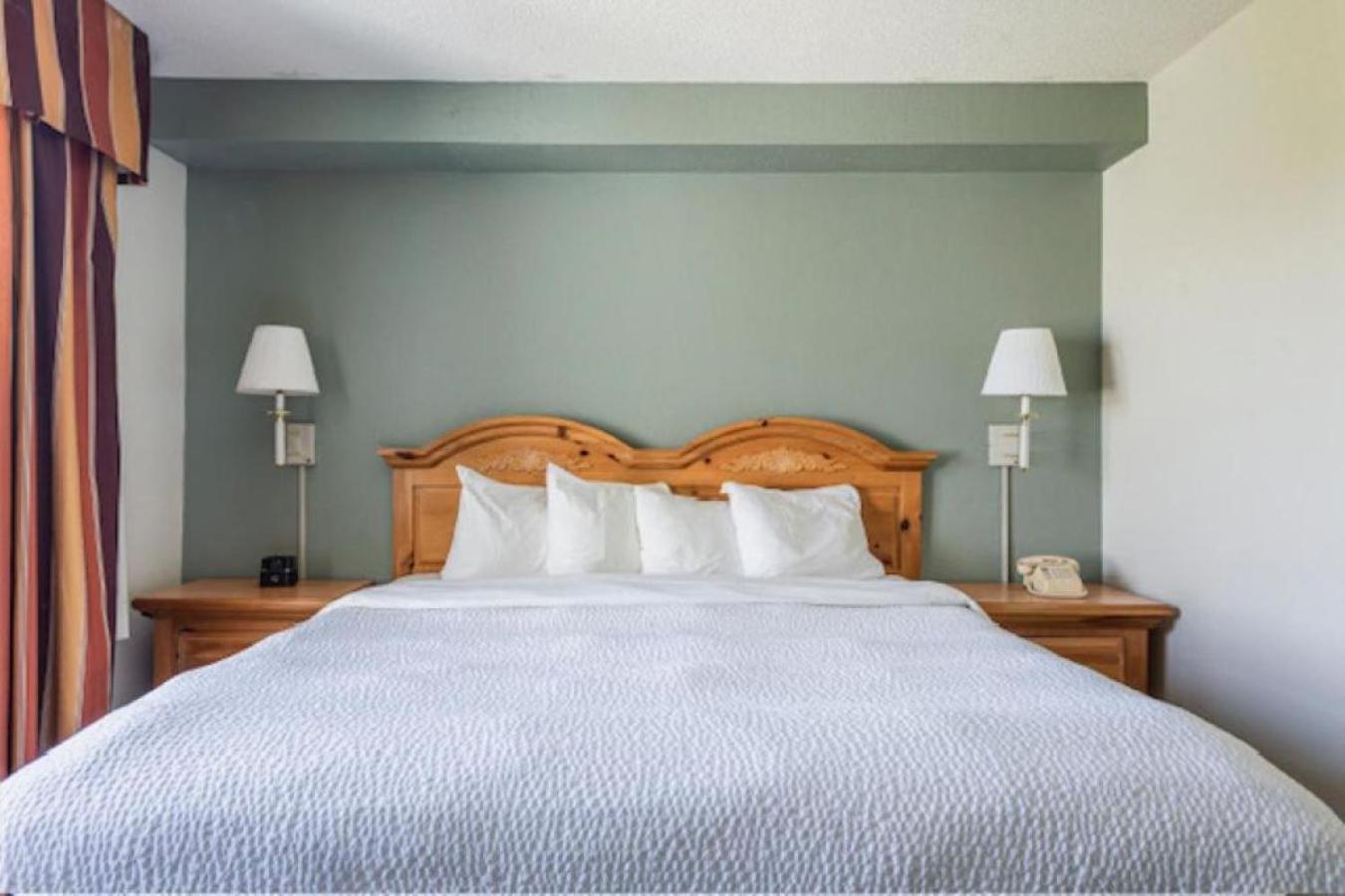 Lancaster Inn & Suites Манхейм Экстерьер фото
